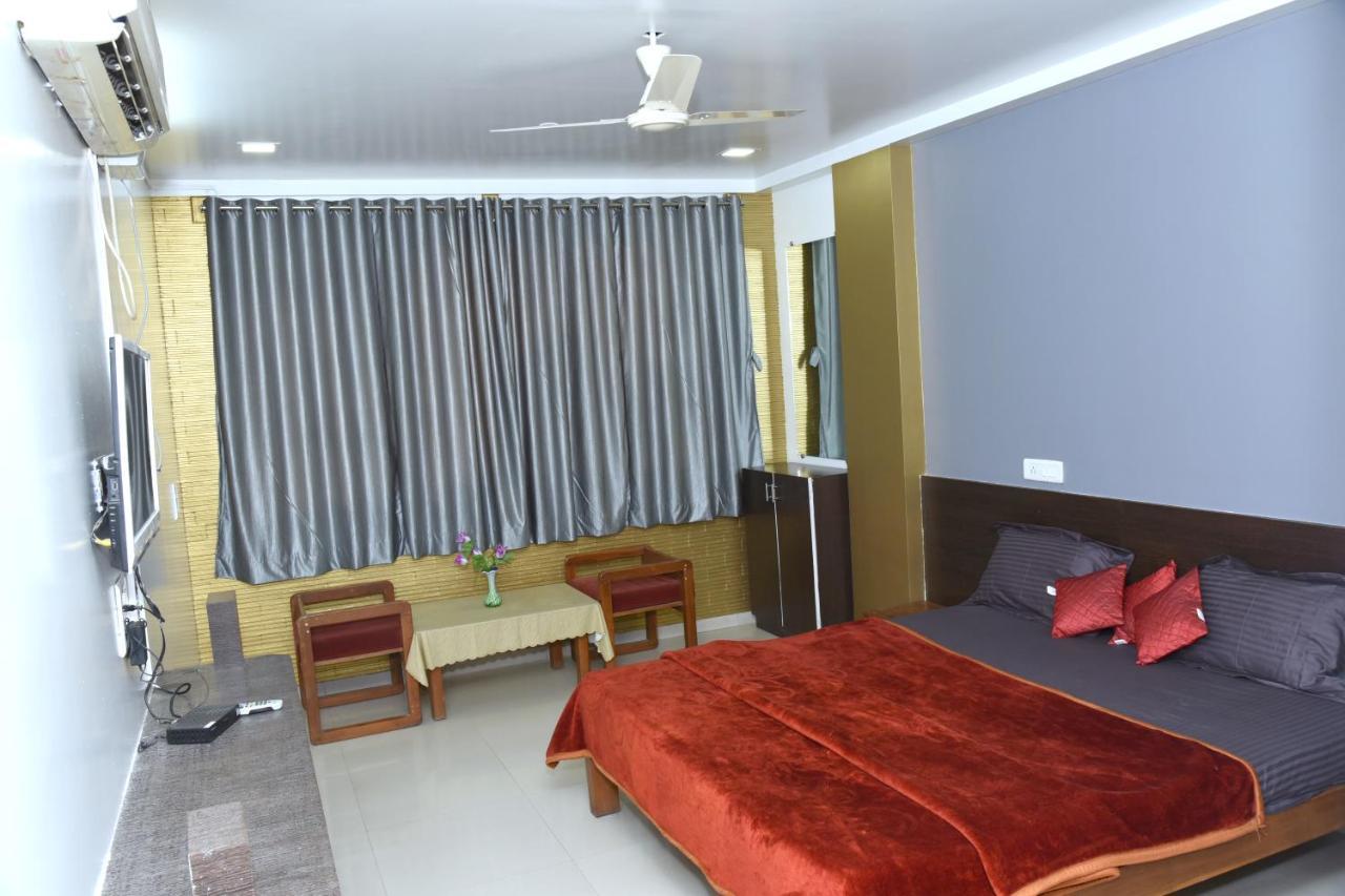 Oyo 67509 Hotel Tukson Narayangaon Eksteriør bilde