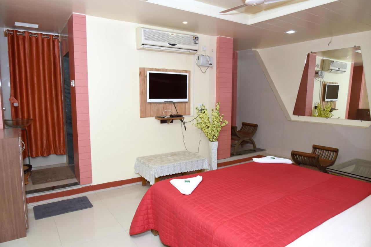 Oyo 67509 Hotel Tukson Narayangaon Eksteriør bilde