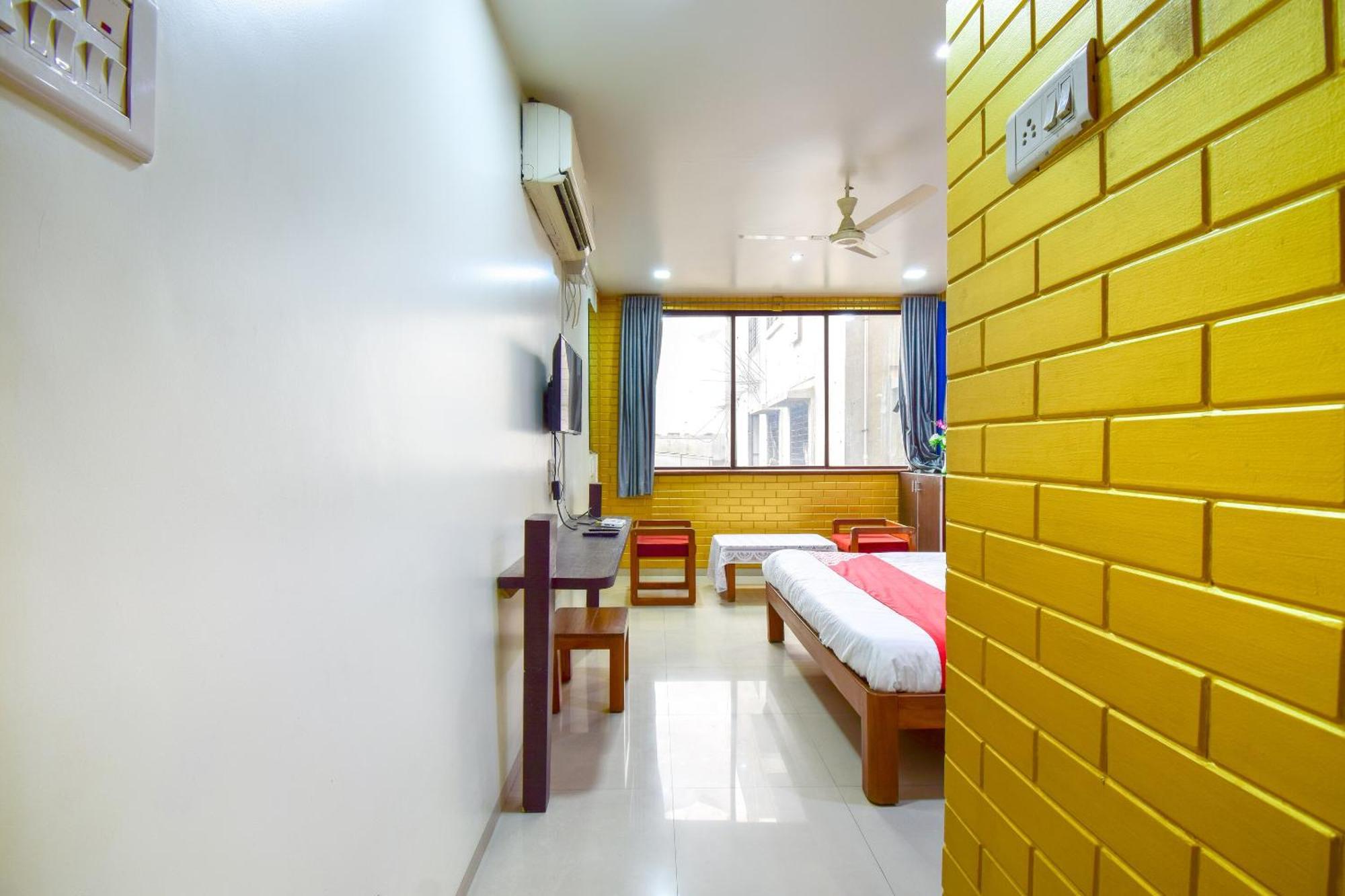 Oyo 67509 Hotel Tukson Narayangaon Eksteriør bilde